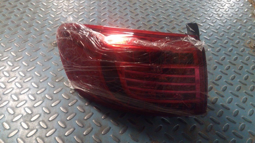 ФОНАРЬ ЗАДНИЙ ЛЕВЫЙ (НА КРЫЛО)  BRILLIANCE V5