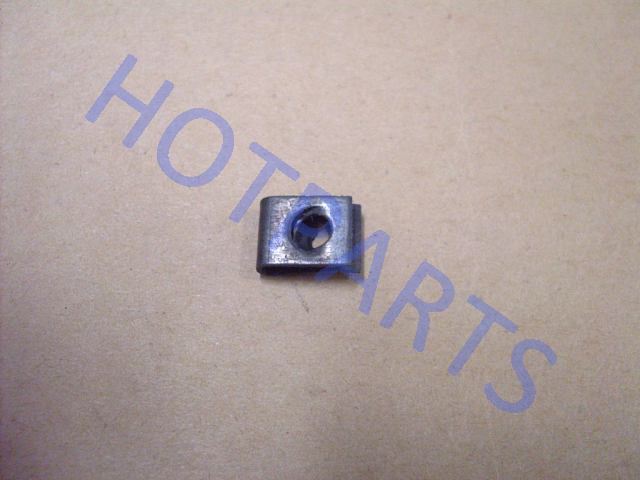 картинка СКОБА КРЕПЛЕНИЯ ОСНОВАНИЕ КОМБИНАЦИИ ПРИБОРОВ  GW PERI  5306915-M00